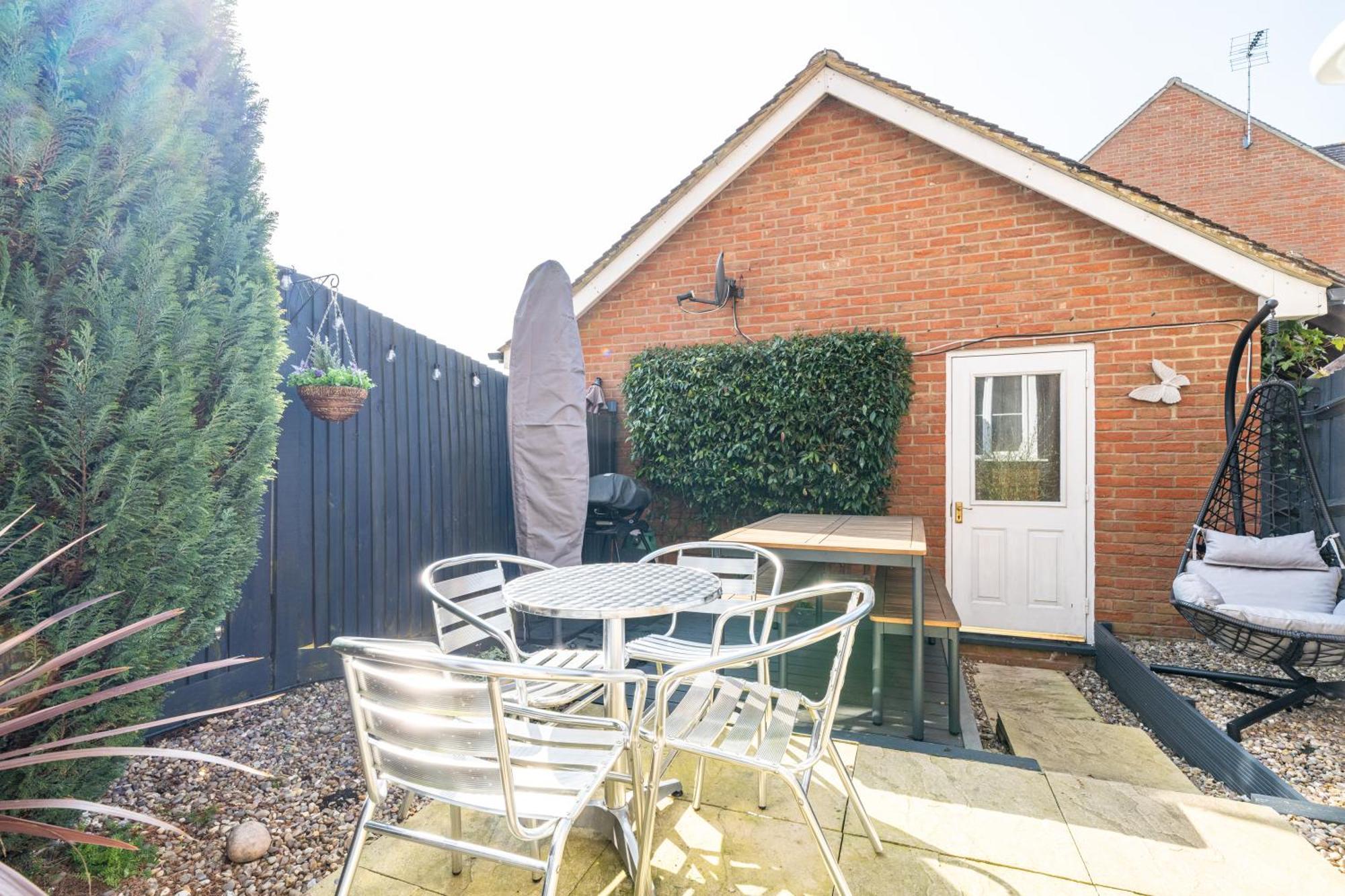 Brightleap Apartments: Modern Home-Away with Entertainment & Amenities Milton Keynes Exterior photo